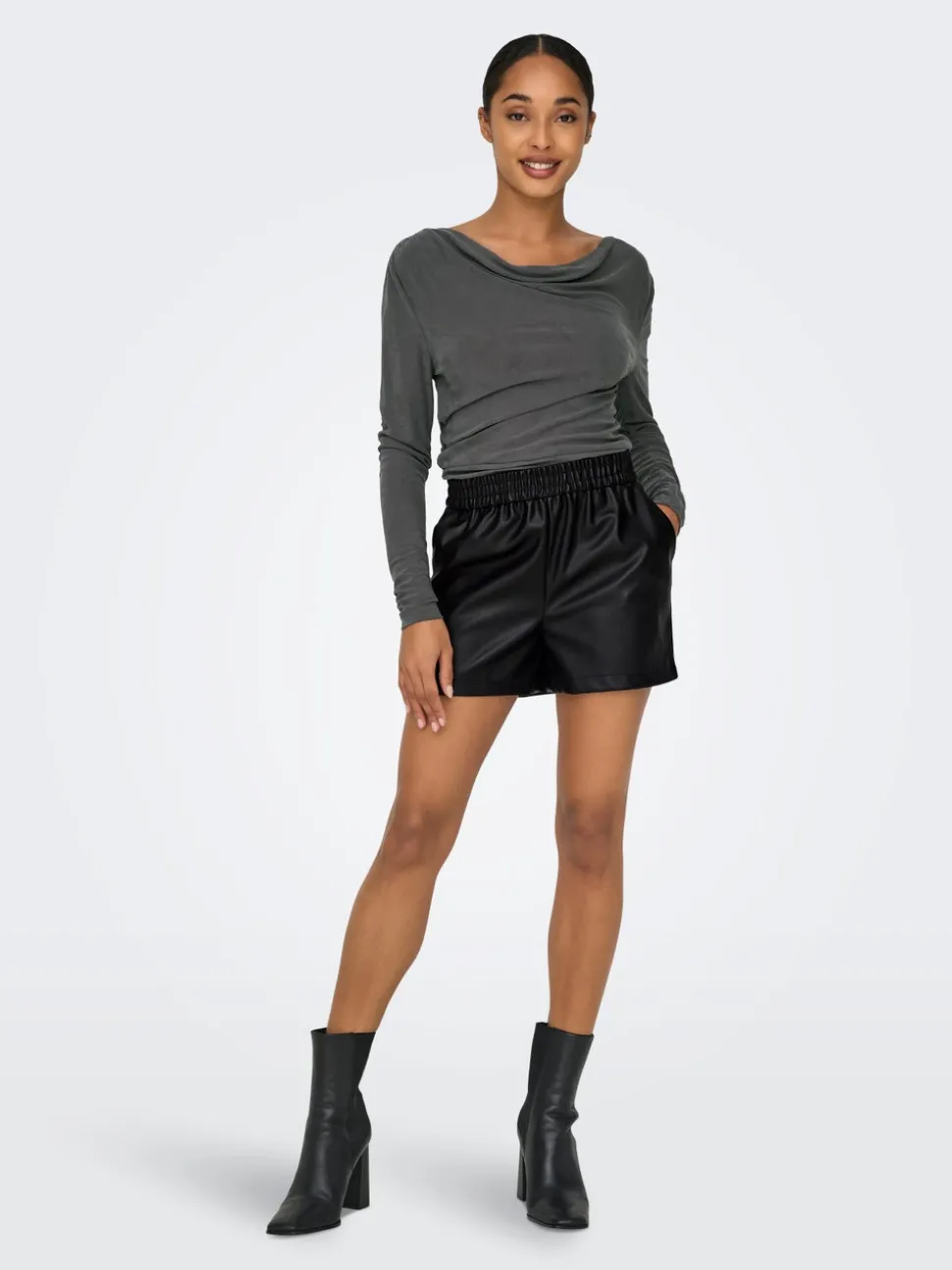 JDYALAIA Vita media Regular Fit Pantaloncini in finta pelle