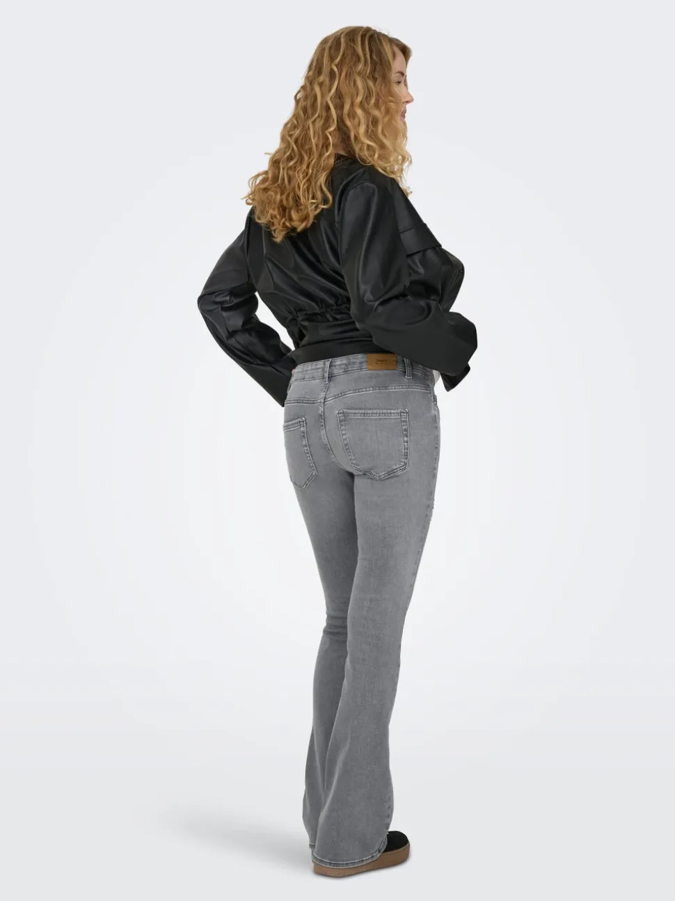 OLMBLUSH Flared Fit Jeans