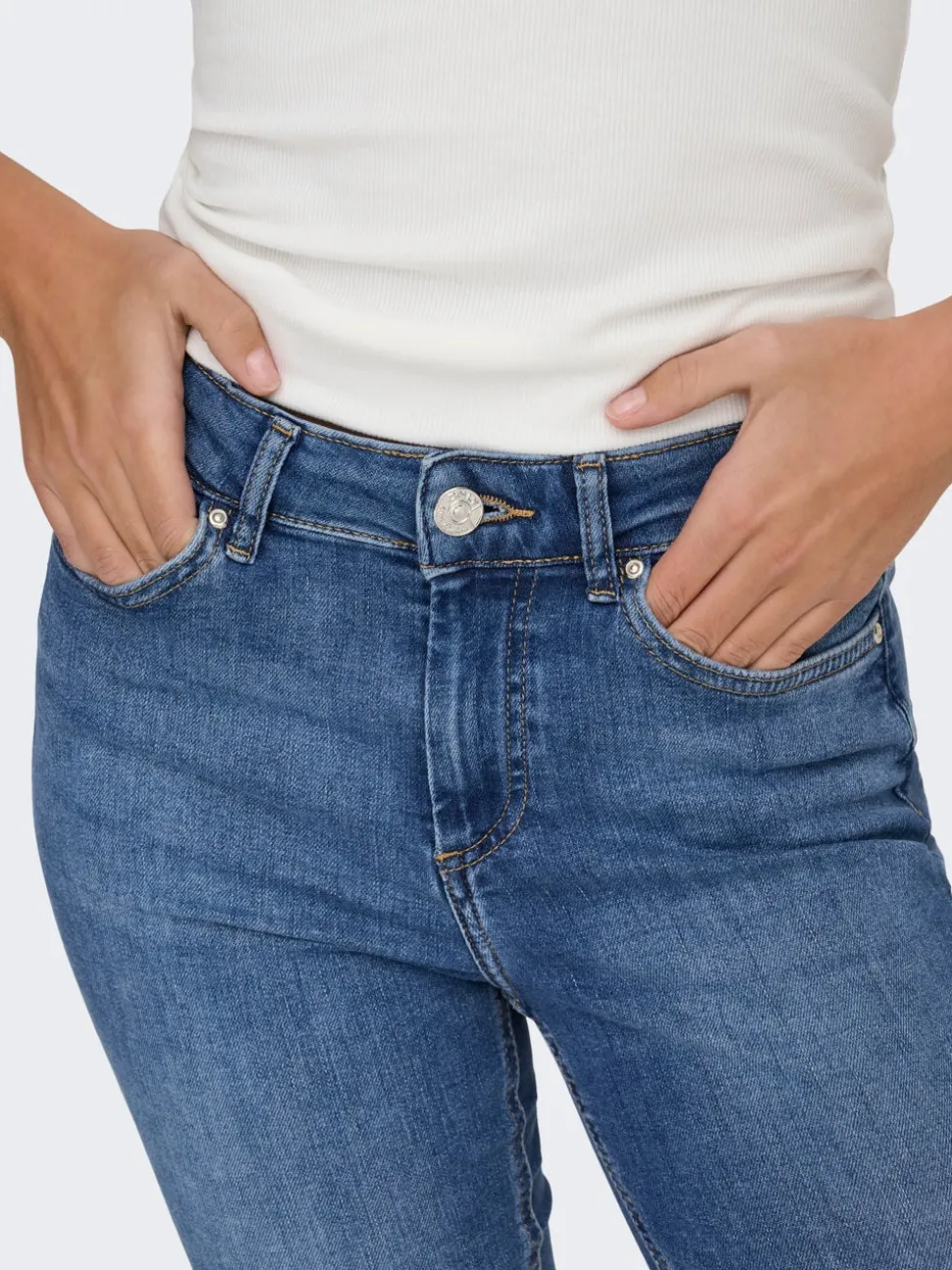 ONLBLUSH Vita media Flared Fit Jeans