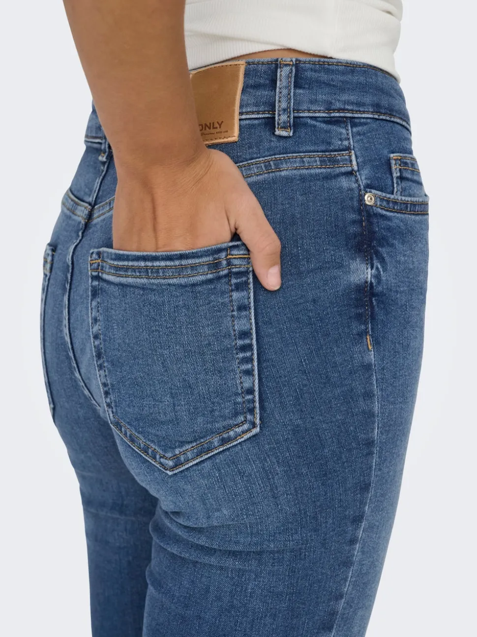 ONLBLUSH Vita media Flared Fit Jeans