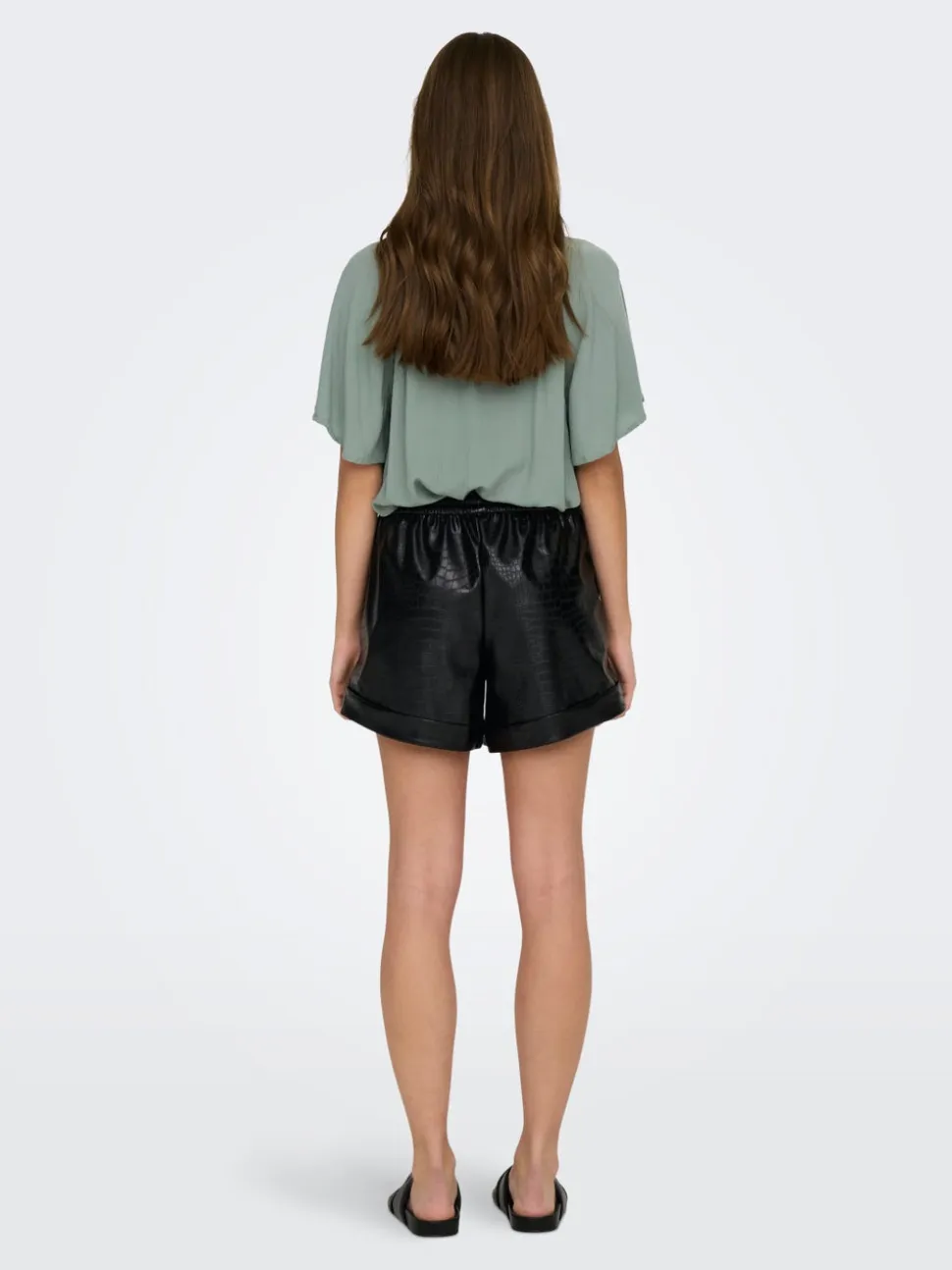 ONLDITTE Oversize Fit Bermuda in similpelle