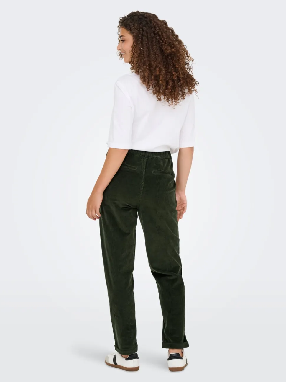 ONLFLORA Pantaloni classici in velluto a coste taglio carrot