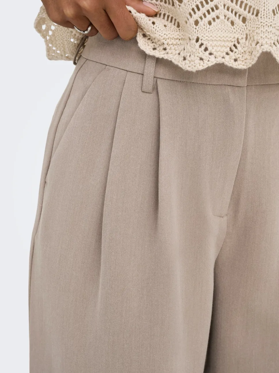 ONLHATTIE Straight Tapered Fit Pantaloni