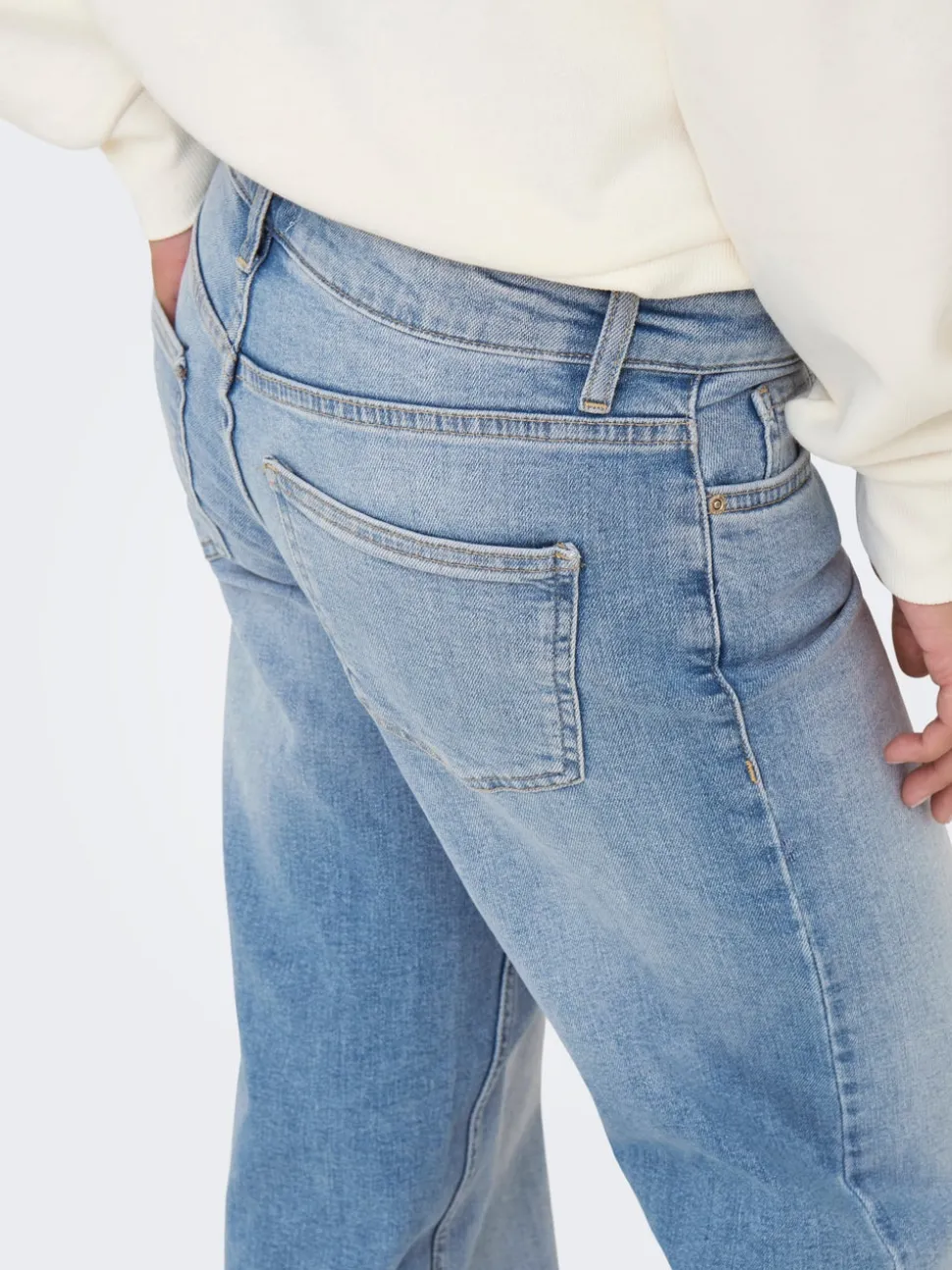 ONLJUDY-O Vita bassa Straight Fit Jeans