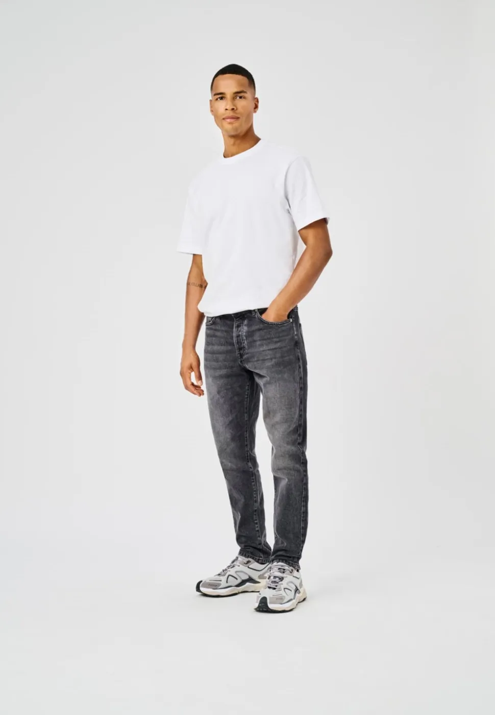 ONSYOKE Vita media Tapered Fit Jeans